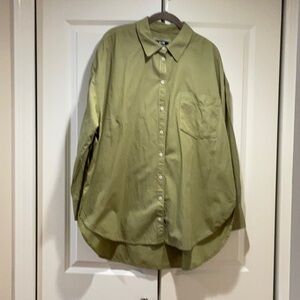 XL Women’s Button Down Shirt